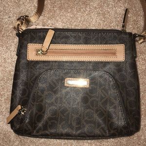 CALVIN KLEIN cross body purse
